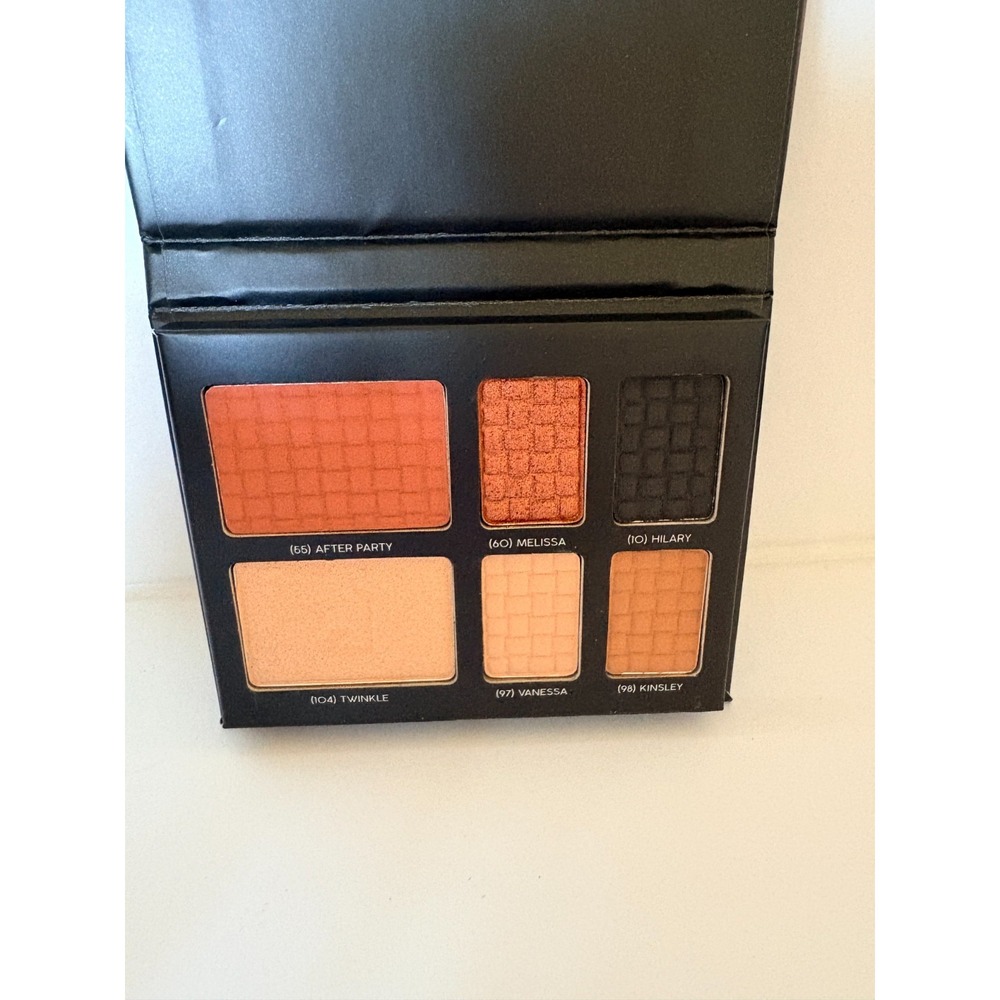 Doucce On The Go Makeup Palette Eyeshadow Blush Highlighter Neutral Colors NEW